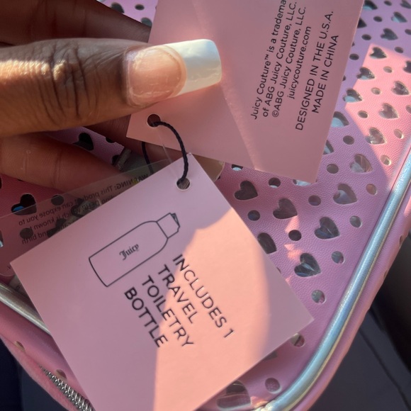 Juicy Couture Cosmetic Bag.  NWT - Picture 3 of 4
